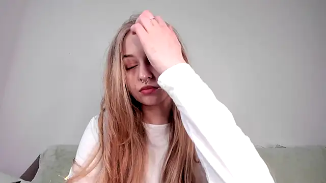 MiaMews online show from 03/12/26, 04:00