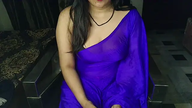 Snapshot of aarushi_sharmaa chatting on 05/11/26, 04:37 aarushi sharmaa online show from 05/11/26, 04:37
