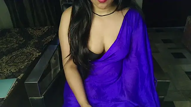 Snapshot of aarushi_sharmaa chatting on 05/13/26, 02:07 aarushi sharmaa online show from 05/13/26, 02:07