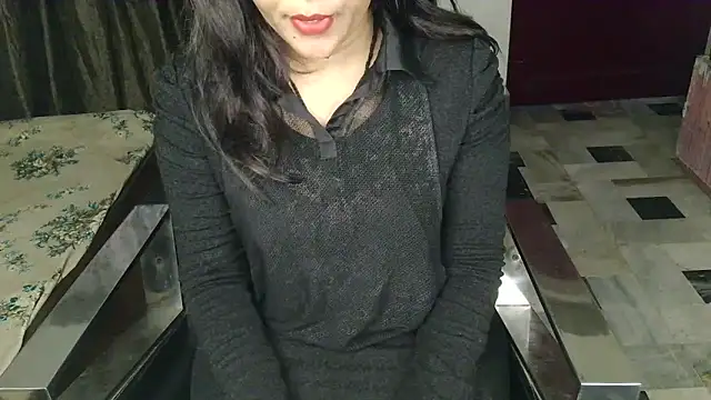 aarushi sharmaa online show from 11/21/25, 04:22