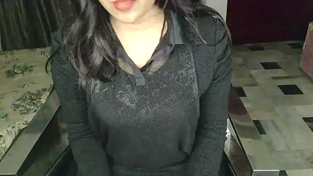 aarushi sharmaa online show from 11/23/25, 05:23