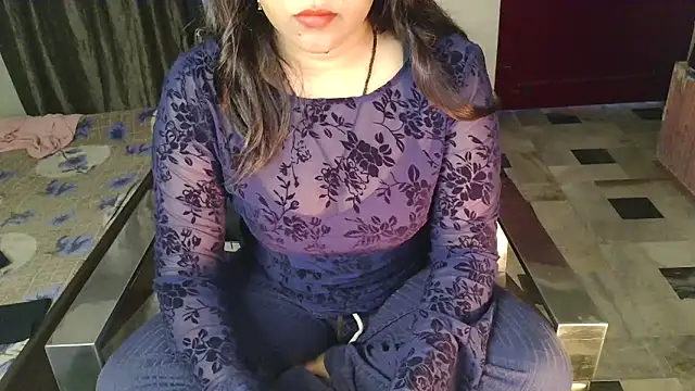 aarushi sharmaa online show from 12/16/25, 05:22