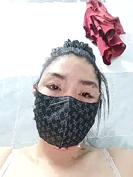 girldam95 online show from 12/04/25, 12:37