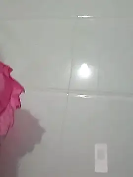 Snapshot of girldam95 chatting on 03/18/26, 04:08 girldam95 online show from 03/18/26, 04:08