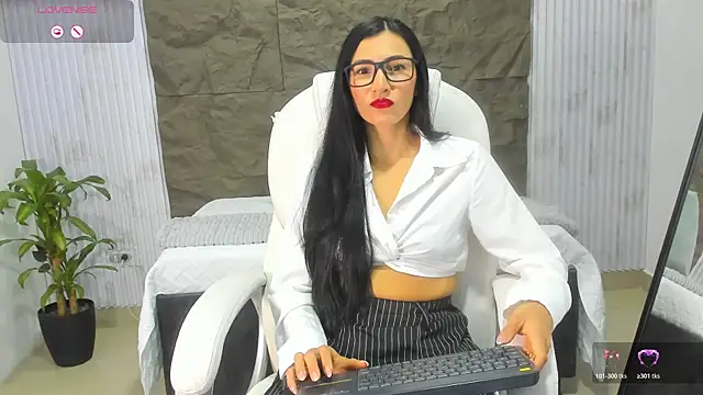 coniie jhons online show from 12/04/25, 11:09