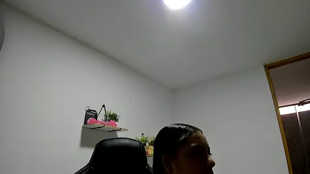 Daila 20  online show from 03/18/25, 01:44