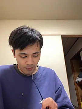 Snapshot of ryusei18570 chatting on 12/04/25, 01:10 ryusei18570 online show from 12/04/25, 01:10