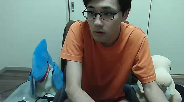 ryusei18570 online show from 12/31/24, 04:25