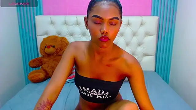 Snapshot of Melody_Stan chatting on 12/15/24, 03:53 Melody Stan online show from 12/15/24, 03:53