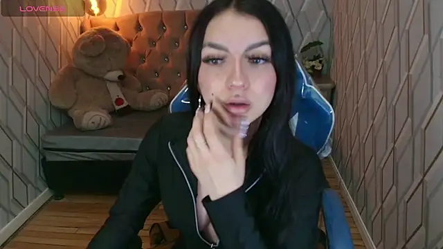 Snapshot of Angelchristix chatting on 10/28/25, 12:26 Angelchristix online show from 10/28/25, 12:26