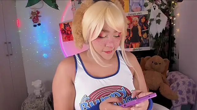 Snapshot of cutepie_uwu_ chatting on 01/10/26, 01:23 cutepie uwu online show from 01/10/26, 01:23