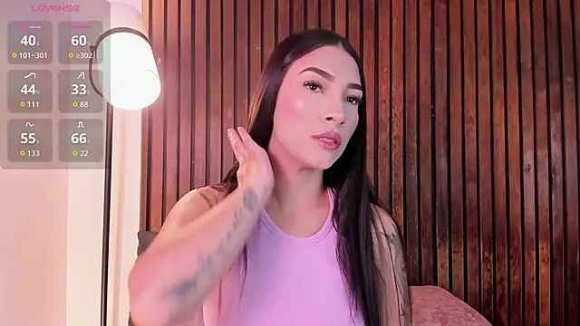 Snapshot of Jennmiiller_ chatting on 12/17/25, 12:32 Jennmiiller online show from 12/17/25, 12:32