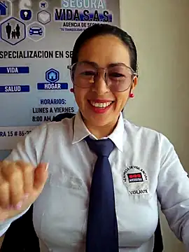 Snapshot of MARIANA-12_ chatting on 10/17/25, 02:08 MARIANA-12 online show from 10/17/25, 02:08