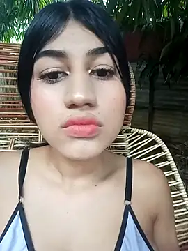 Snapshot of Julix_A chatting on 12/19/24, 07:51 Julix A online show from 12/19/24, 07:51