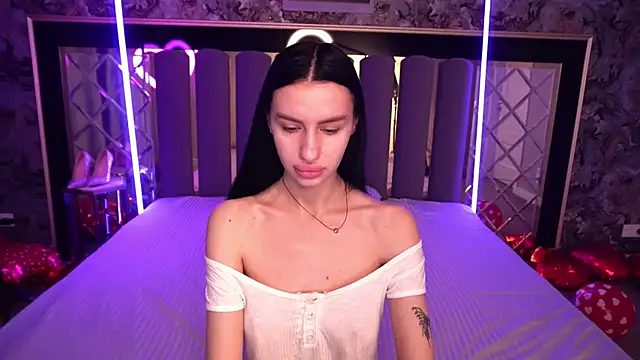 Snow WhiteeeX online show from 02/14/26, 06:46