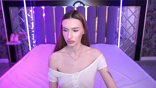Snow WhiteeeX online show from 05/03/26, 05:45