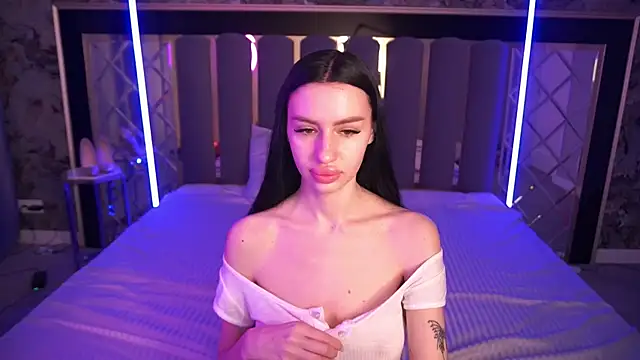 Snow WhiteeeX online show from 03/08/26, 06:49