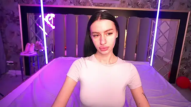 Snow WhiteeeX online show from 03/19/26, 06:35