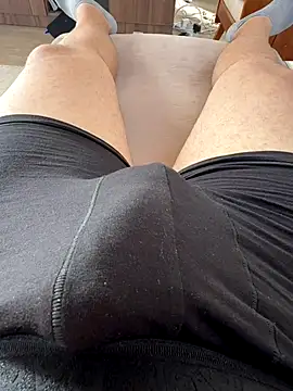 Snapshot of reelciii21 chatting on 10/18/25, 01:13 reelciii21 online show from 10/18/25, 01:13