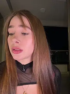 Snapshot of Lanataylor- chatting on 05/07/26, 02:16 Lanataylor- online show from 05/07/26, 02:16