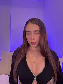 Lanataylor- online show from 12/23/25, 12:00