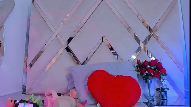 ninaht online show from 10/12/25, 09:27