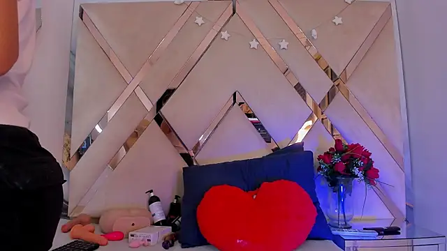 ninaht online show from 11/13/25, 08:35