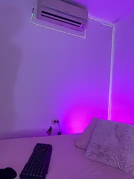 ninaht online show from 02/13/26, 09:15