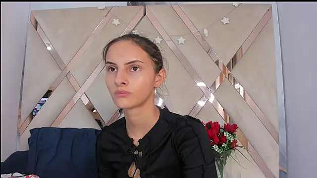 ninaht online show from 11/21/25, 08:30