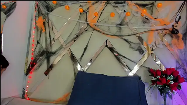 ninaht online show from 10/27/25, 08:21