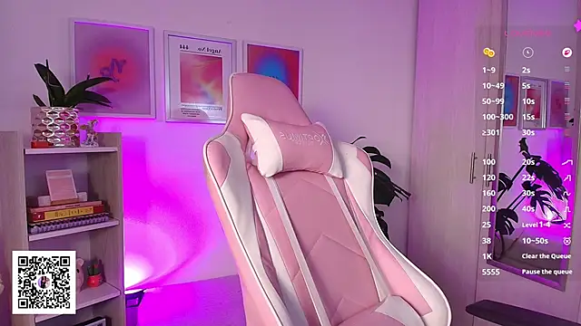 Liujunne2 online show from 11/18/25, 10:13