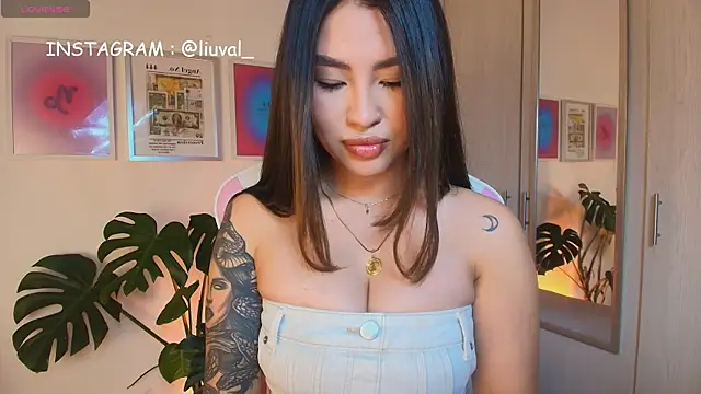 Liujunne2 online show from 05/26/26, 01:37
