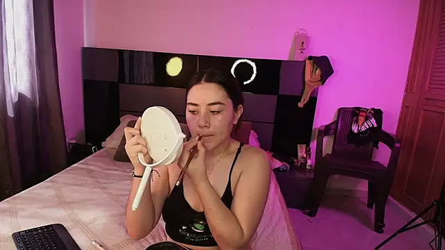 Snapshot of Ladyandthetramp7 chatting on 04/09/26, 07:20 Ladyandthetramp7 online show from 04/09/26, 07:20