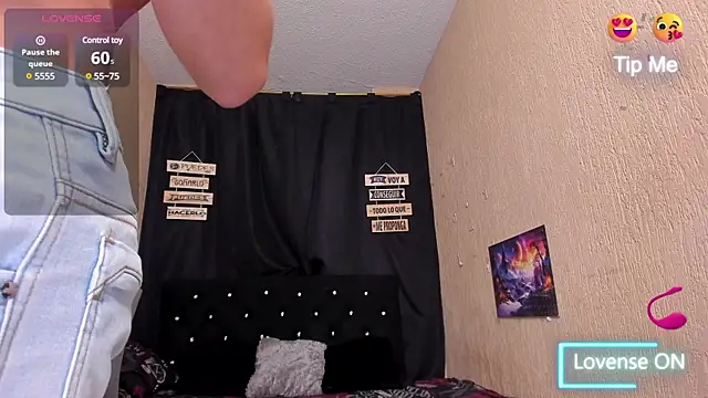 Snapshot of Gilbert_009 chatting on 01/27/25, 04:01 Gilbert 009 online show from 01/27/25, 04:01