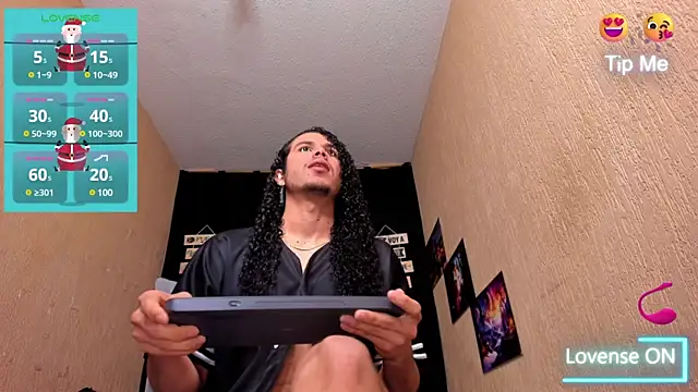 Snapshot of Gilbert_009 chatting on 12/18/24, 02:17 Gilbert 009 online show from 12/18/24, 02:17