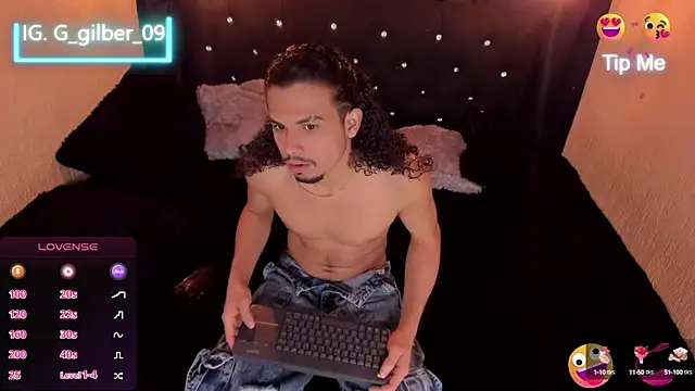 Snapshot of Gilbert_009 chatting on 03/11/25, 12:33 Gilbert 009 online show from 03/11/25, 12:33