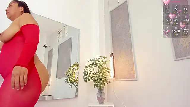 lannarusso  online show from 12/02/25, 11:45