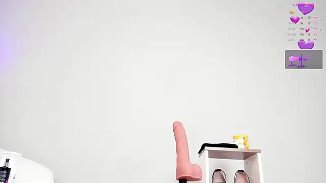 lannarusso  online show from 10/07/25, 11:44