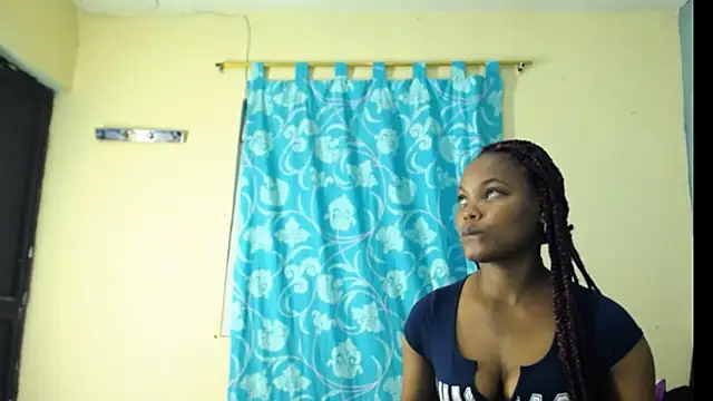 Snapshot of Madison__12 chatting on 03/02/25, 02:30 Madison 12 online show from 03/02/25, 02:30