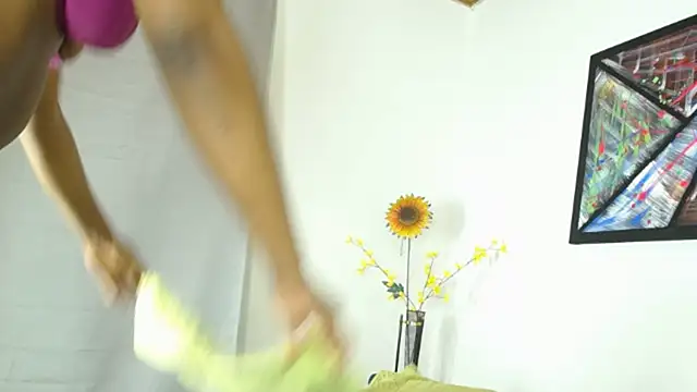 Snapshot of Madison__12 chatting on 12/11/24, 03:13 Madison 12 online show from 12/11/24, 03:13