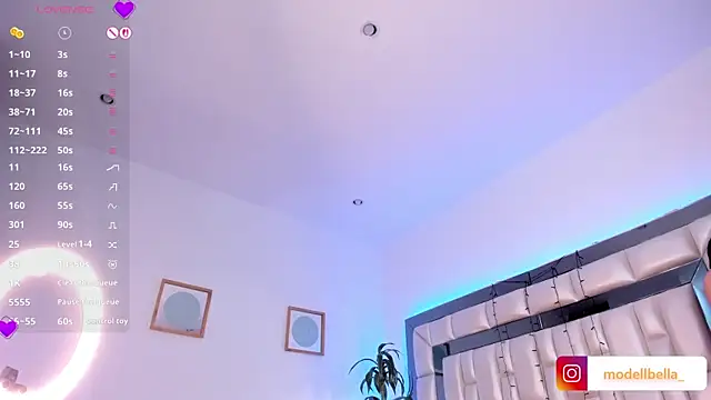  ISABELLA HOT  online show from 11/13/25, 12:31