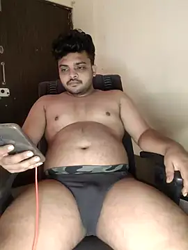 Snapshot of Mr_Handsome_hunk chatting on 12/10/24, 11:11 Mr Handsome hunk online show from 12/10/24, 11:11