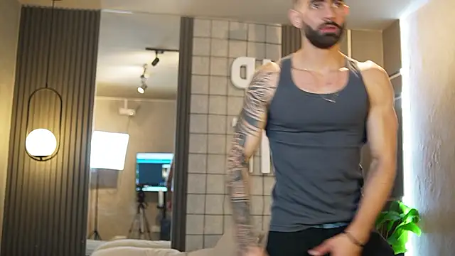 Snapshot of Austin_bolt chatting on 02/17/26, 02:42 Austin bolt online show from 02/17/26, 02:42