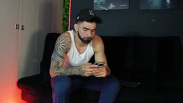 Snapshot of Austin_bolt chatting on 01/09/26, 01:56 Austin bolt online show from 01/09/26, 01:56