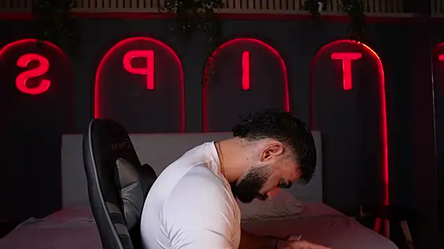 Austin bolt online show from 11/05/25, 02:58