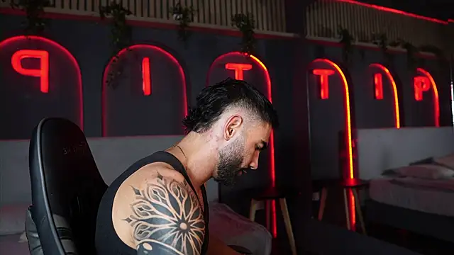 Snapshot of Austin_bolt chatting on 02/15/26, 02:12 Austin bolt online show from 02/15/26, 02:12