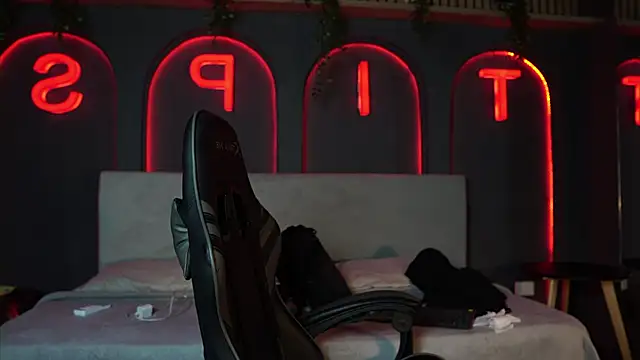 Snapshot of Austin_bolt chatting on 02/04/26, 03:23 Austin bolt online show from 02/04/26, 03:23