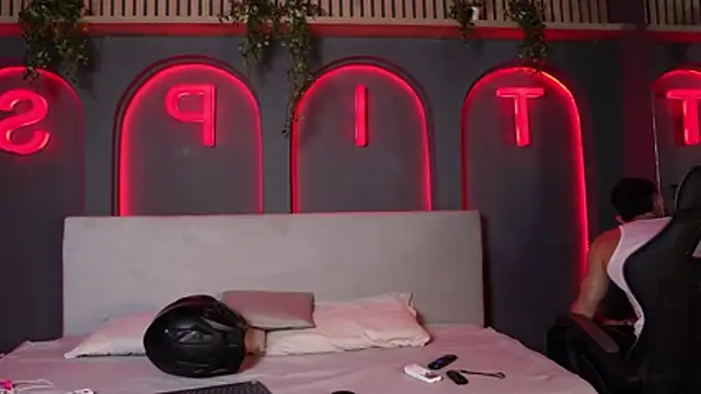 Austin bolt online show from 10/29/25, 03:16