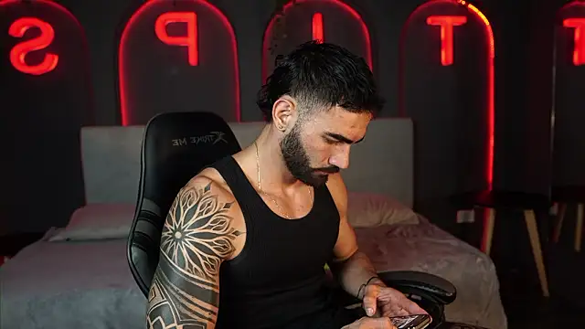 Snapshot of Austin_bolt chatting on 02/06/26, 02:40 Austin bolt online show from 02/06/26, 02:40