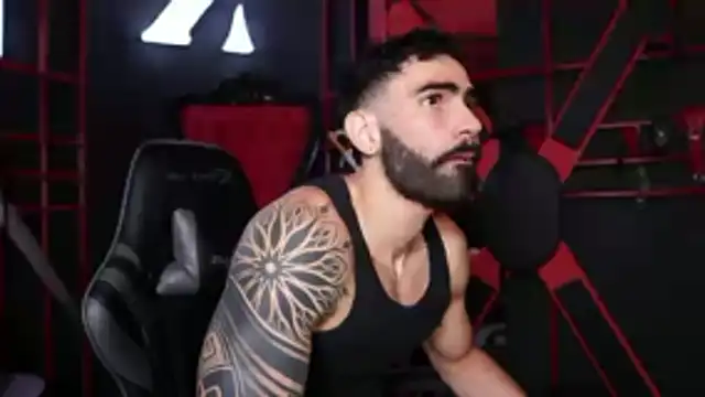 Snapshot of Austin_bolt chatting on 04/16/26, 01:39 Austin bolt online show from 04/16/26, 01:39